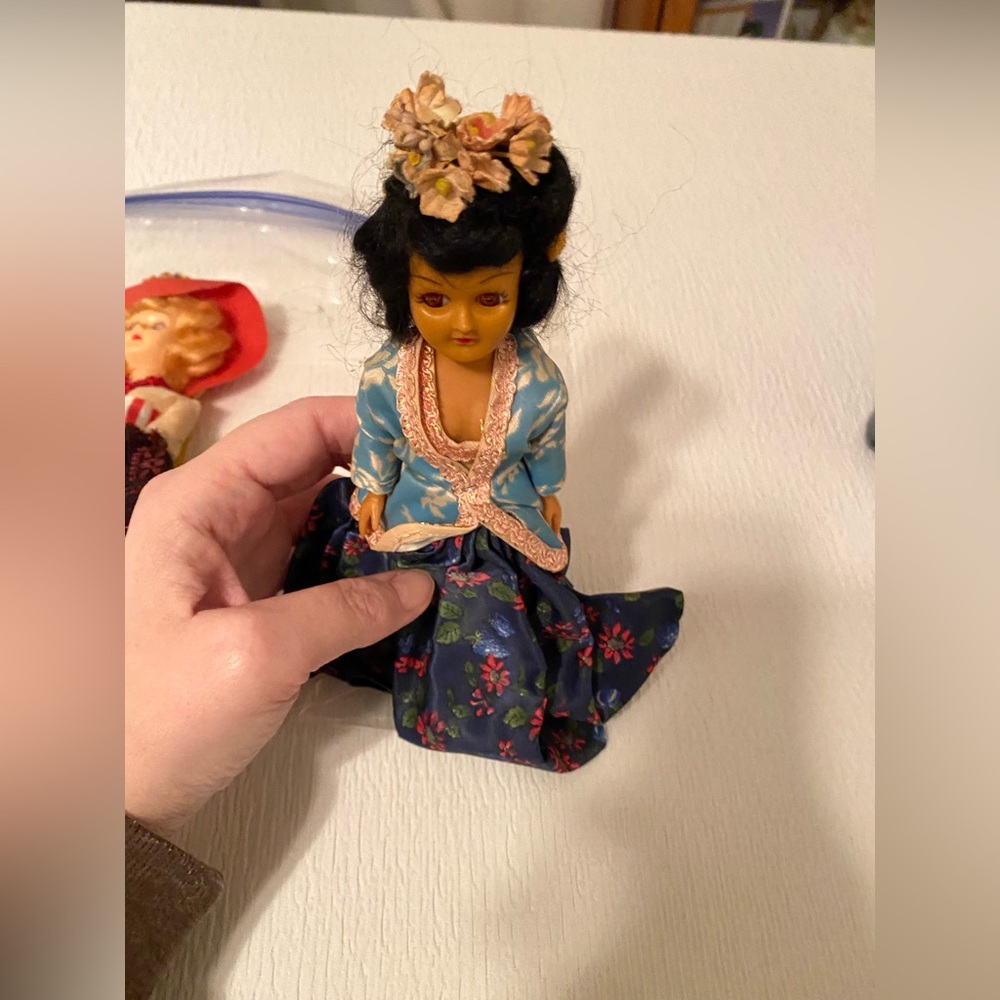 Vintage Fabulous Stylish Set of 2 Blinking Eye Fashion Dolls - Picture 5 of 12